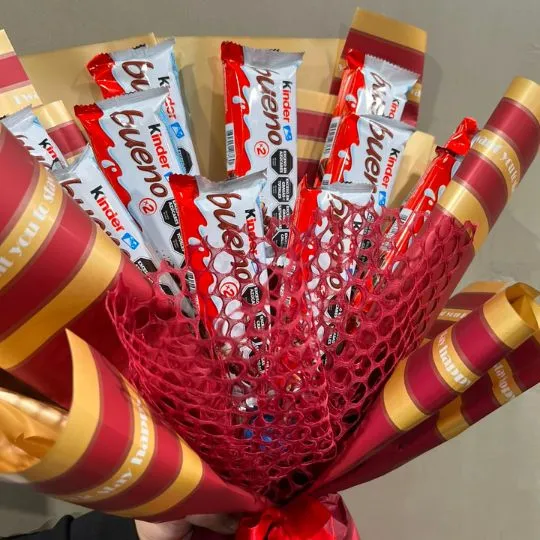 Ramo de chocolates kinder bueno
